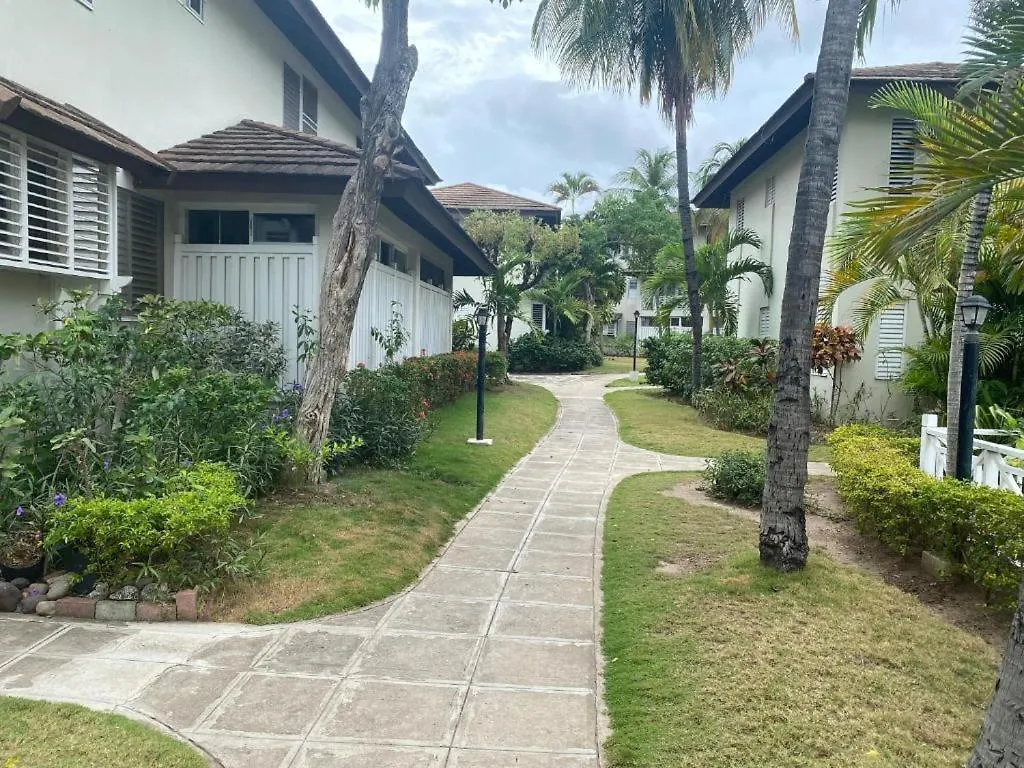 Apartment Finest Accommodation Renfrew Place Apt # 41 4--12 Renfrew Rd New Kgn Kingston