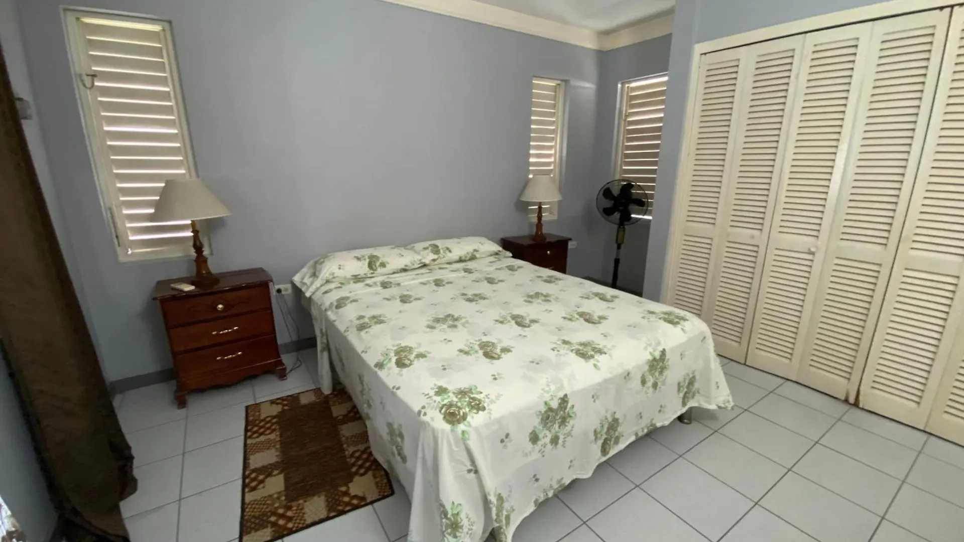 Finest Accommodation Renfrew Place Apt # 41 4--12 Renfrew Rd New Kgn Kingston
