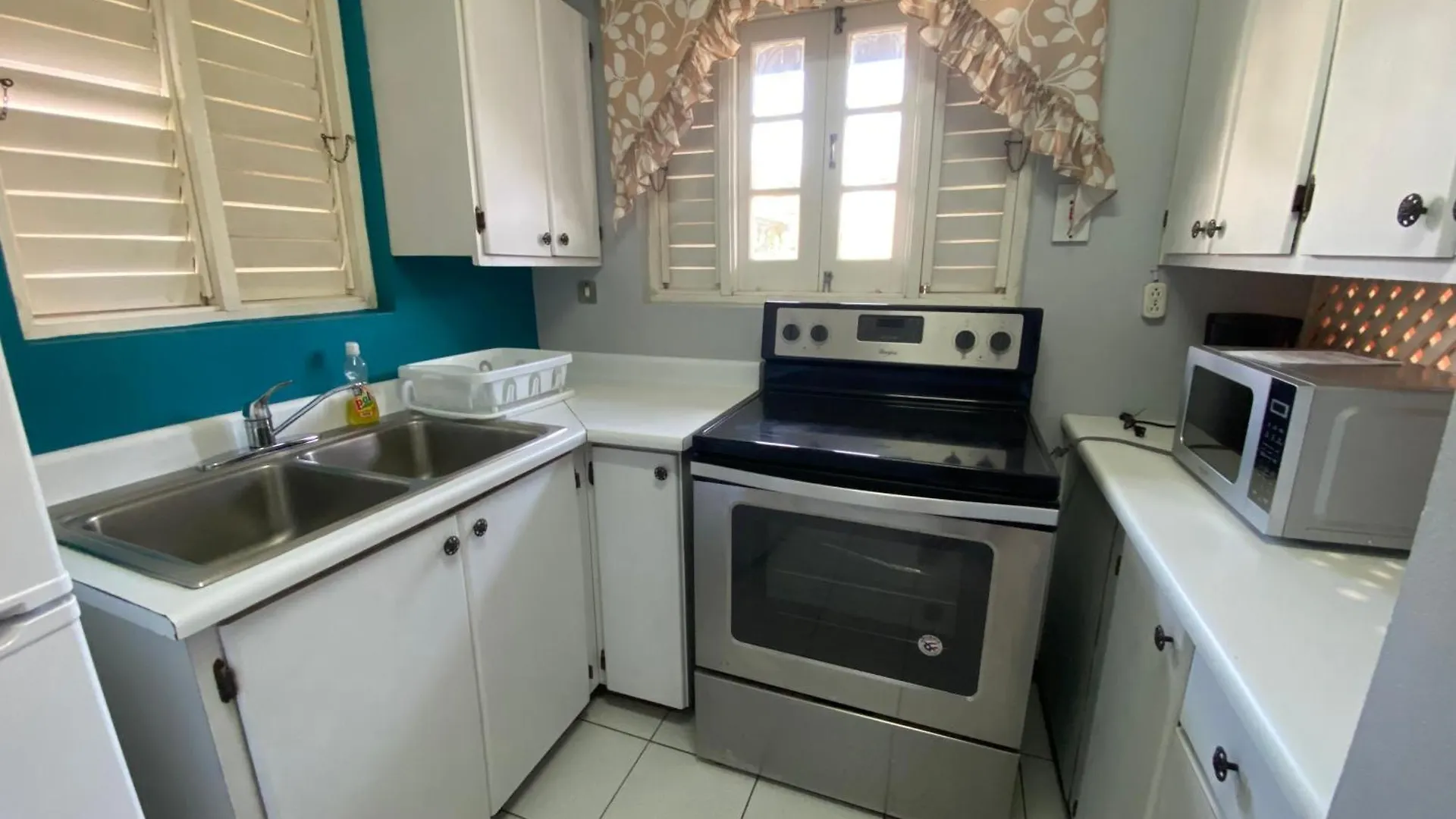 Finest Accommodation Renfrew Place Apt # 41 4--12 Renfrew Rd New Kgn Kingston 0*,  Jamaica