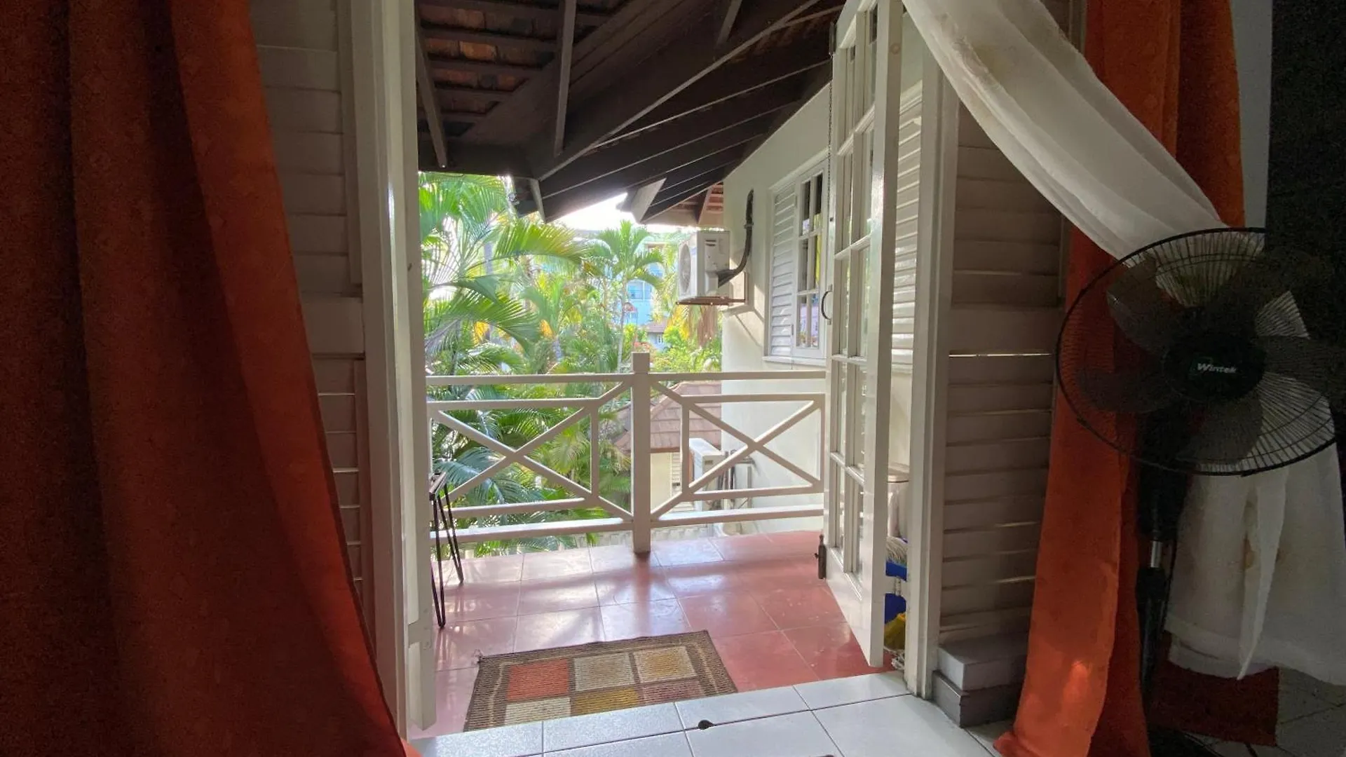 Finest Accommodation Renfrew Place Apt # 41 4--12 Renfrew Rd New Kgn Kingston