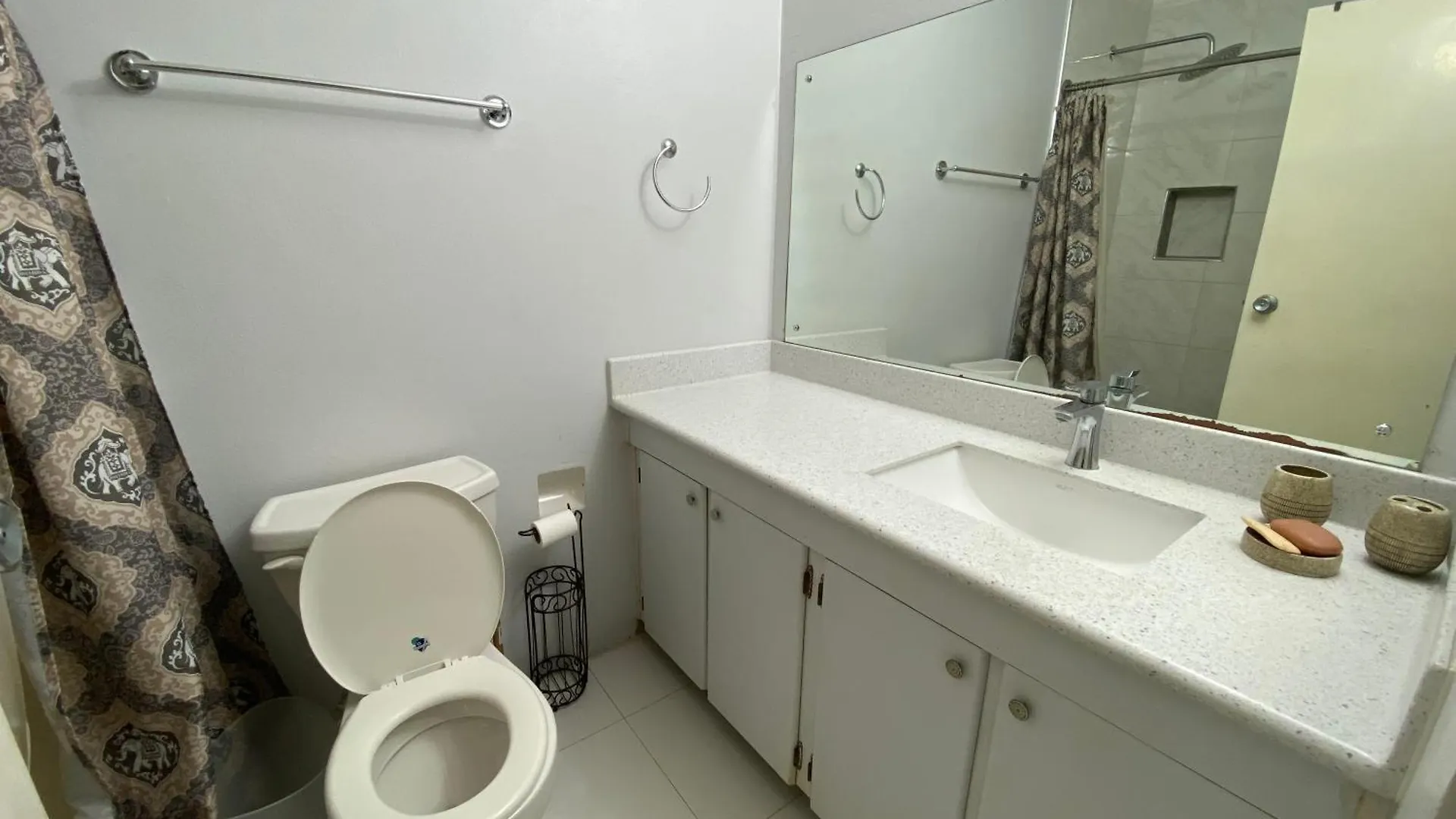 Apartment Finest Accommodation Renfrew Place Apt # 41 4--12 Renfrew Rd New Kgn Kingston